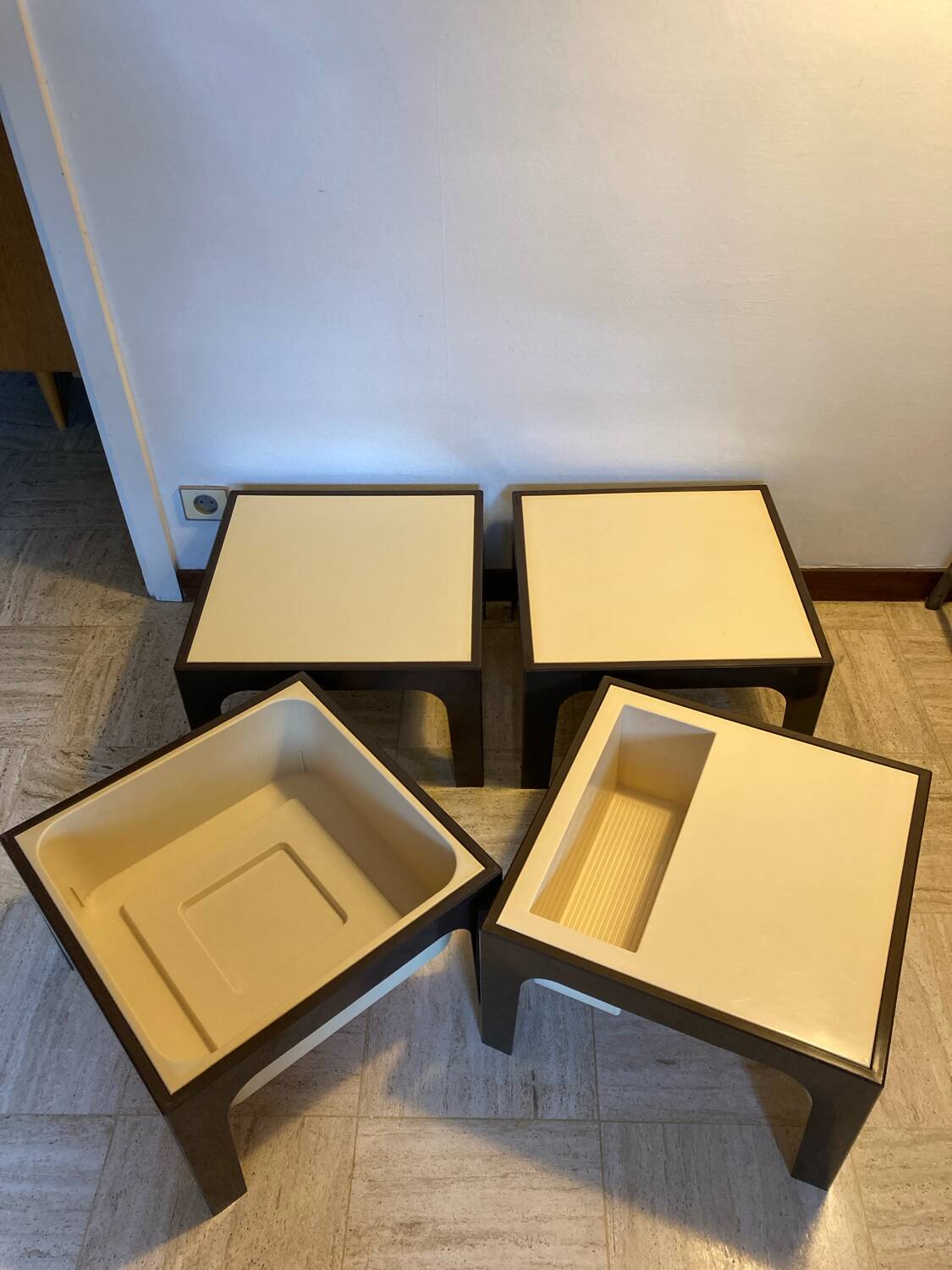 4 vintage Flair coffee tables