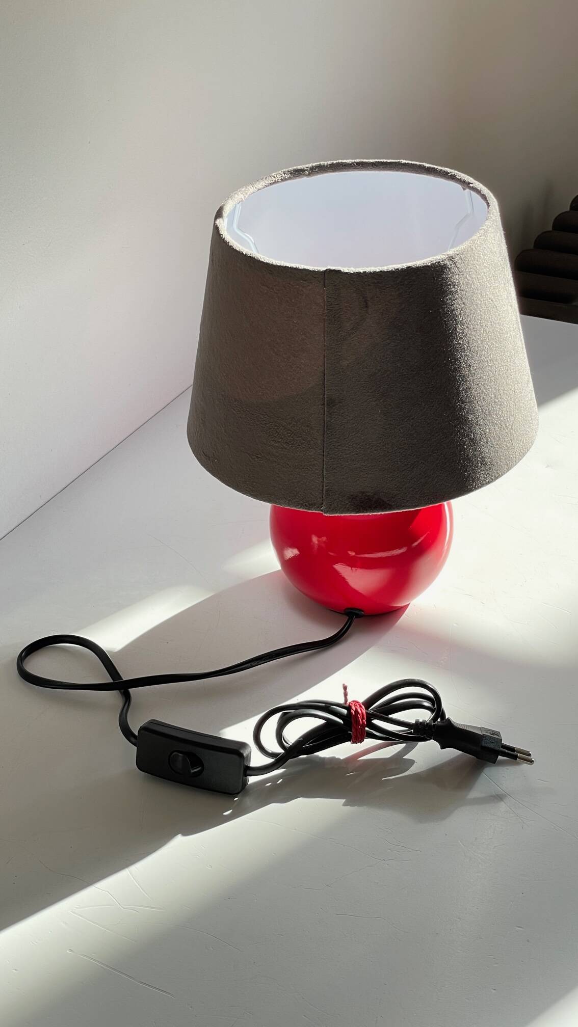 Red ceramic lamp from the 80s/90s