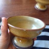 Stoneware stand cups