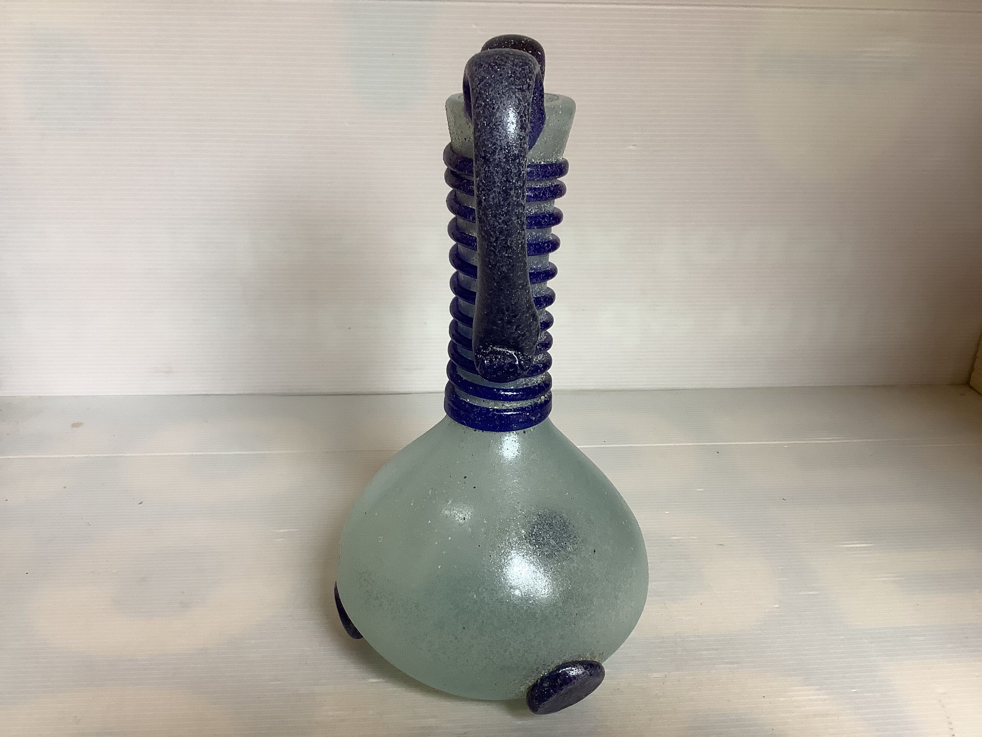 Vase avec anses Scavo bleu