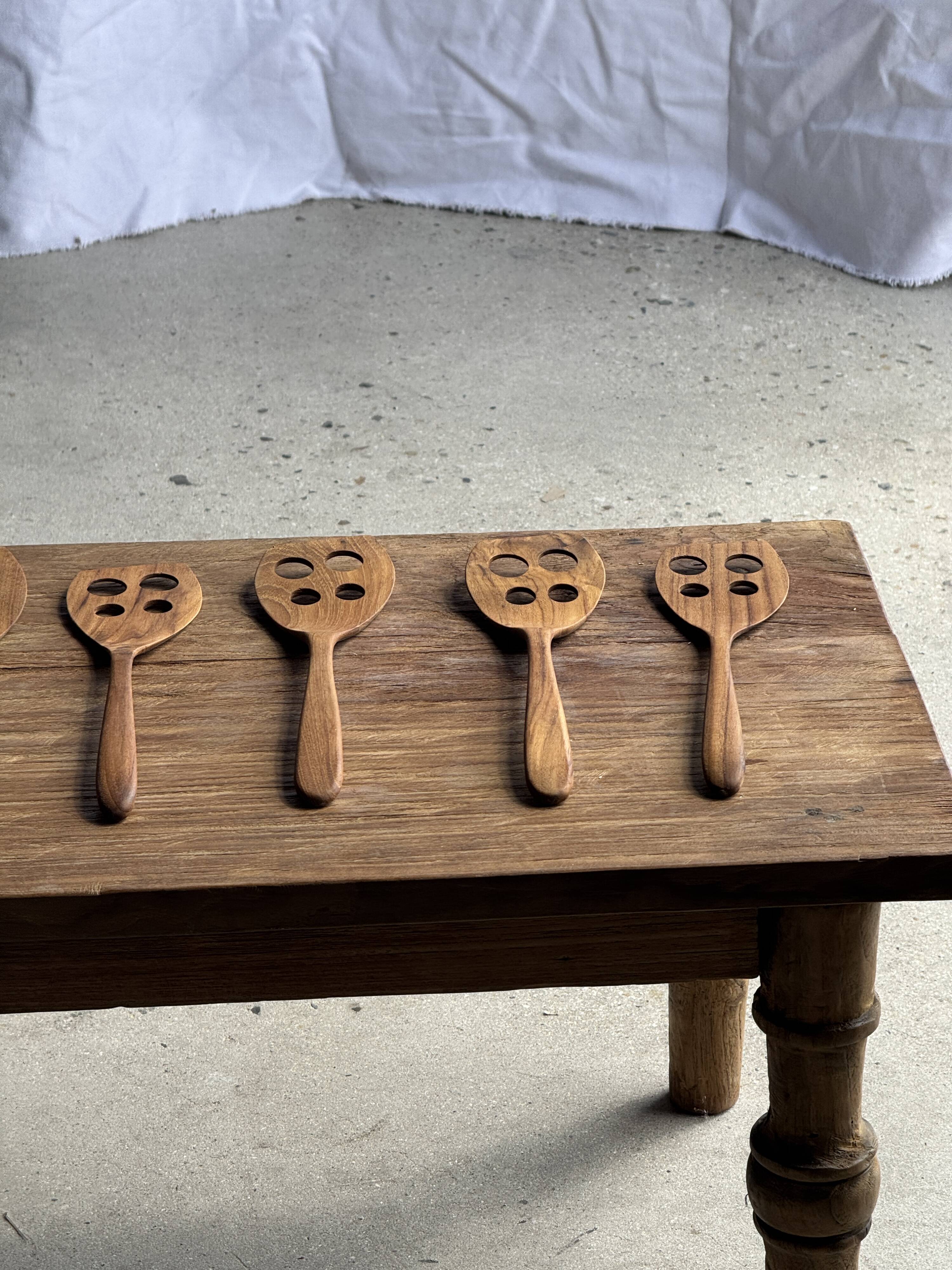 Slotted spatula, teak kitchen utensil L30 W8