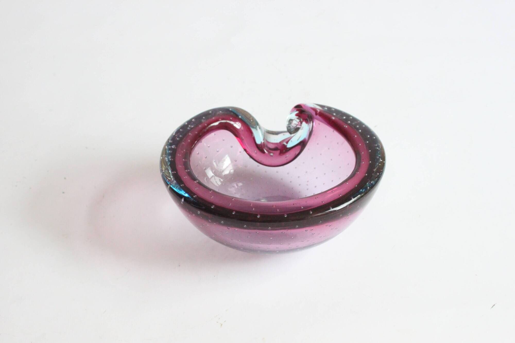 Murano glass purple bullicante trinket bowl, 1960s