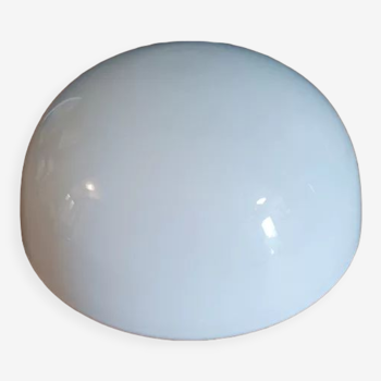 Ceiling lamp with opaline globe