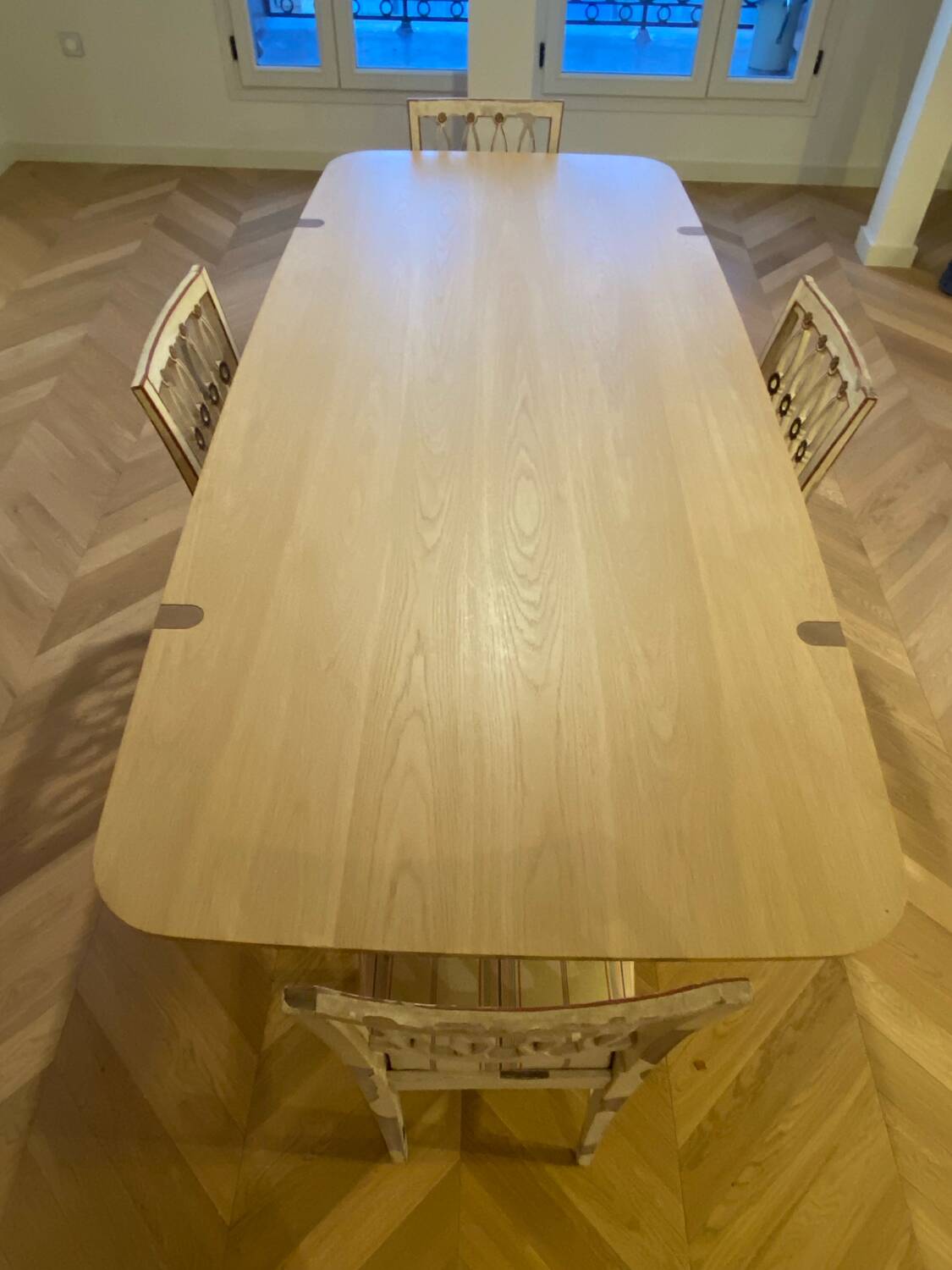 King Living coffee/dining table - extendable light wood