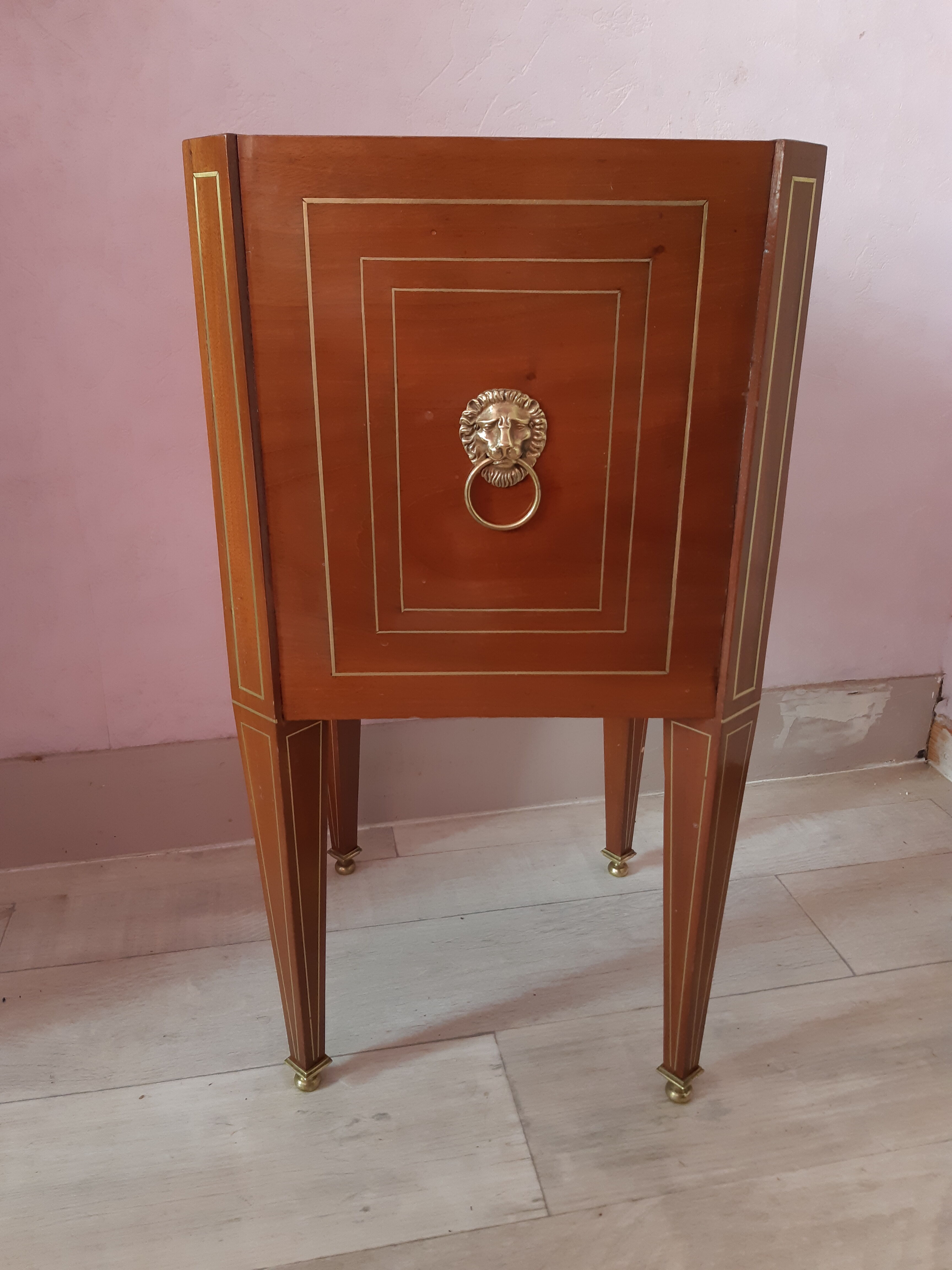 Nineteenth mahogany planter