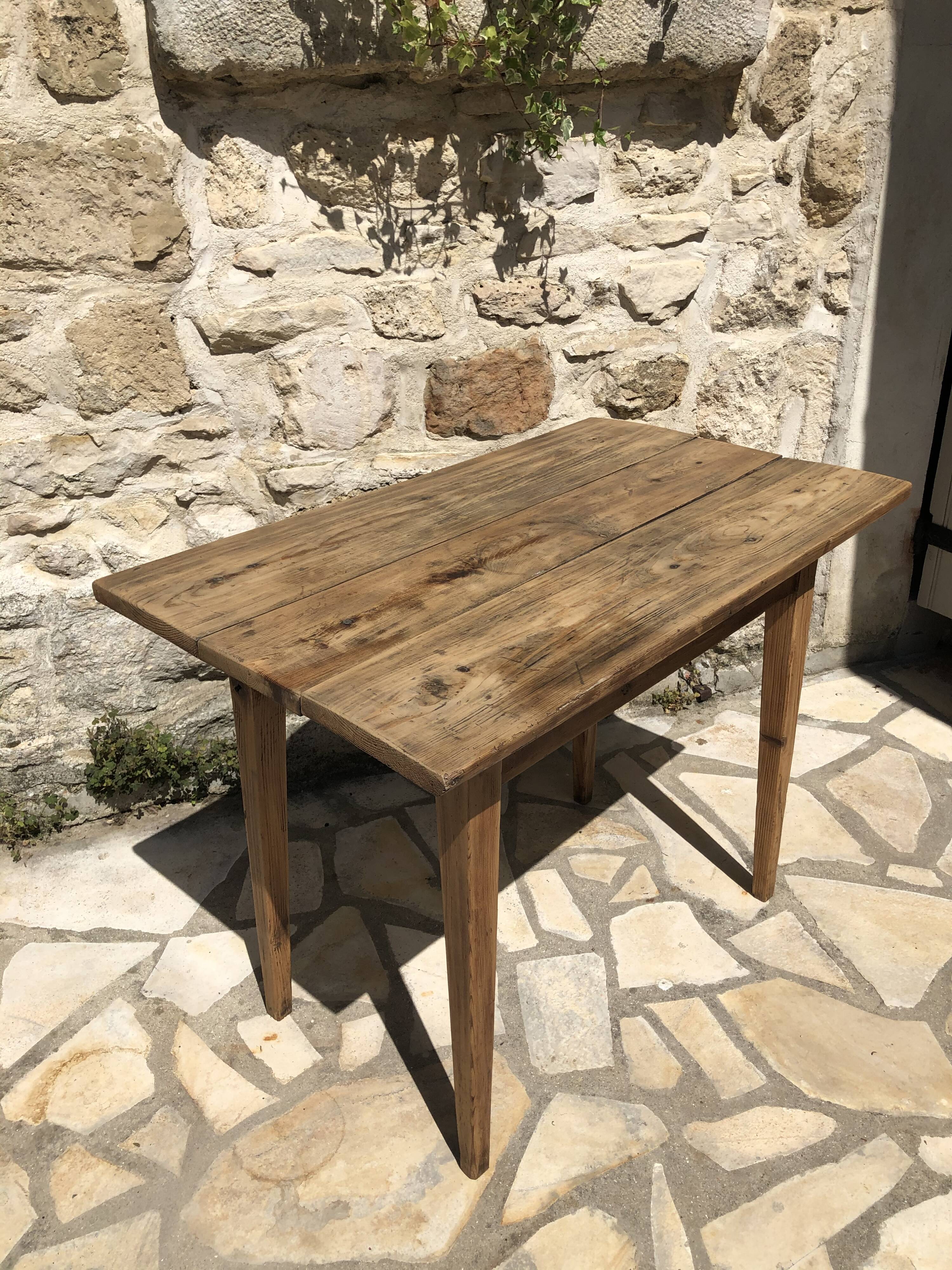 Farm table