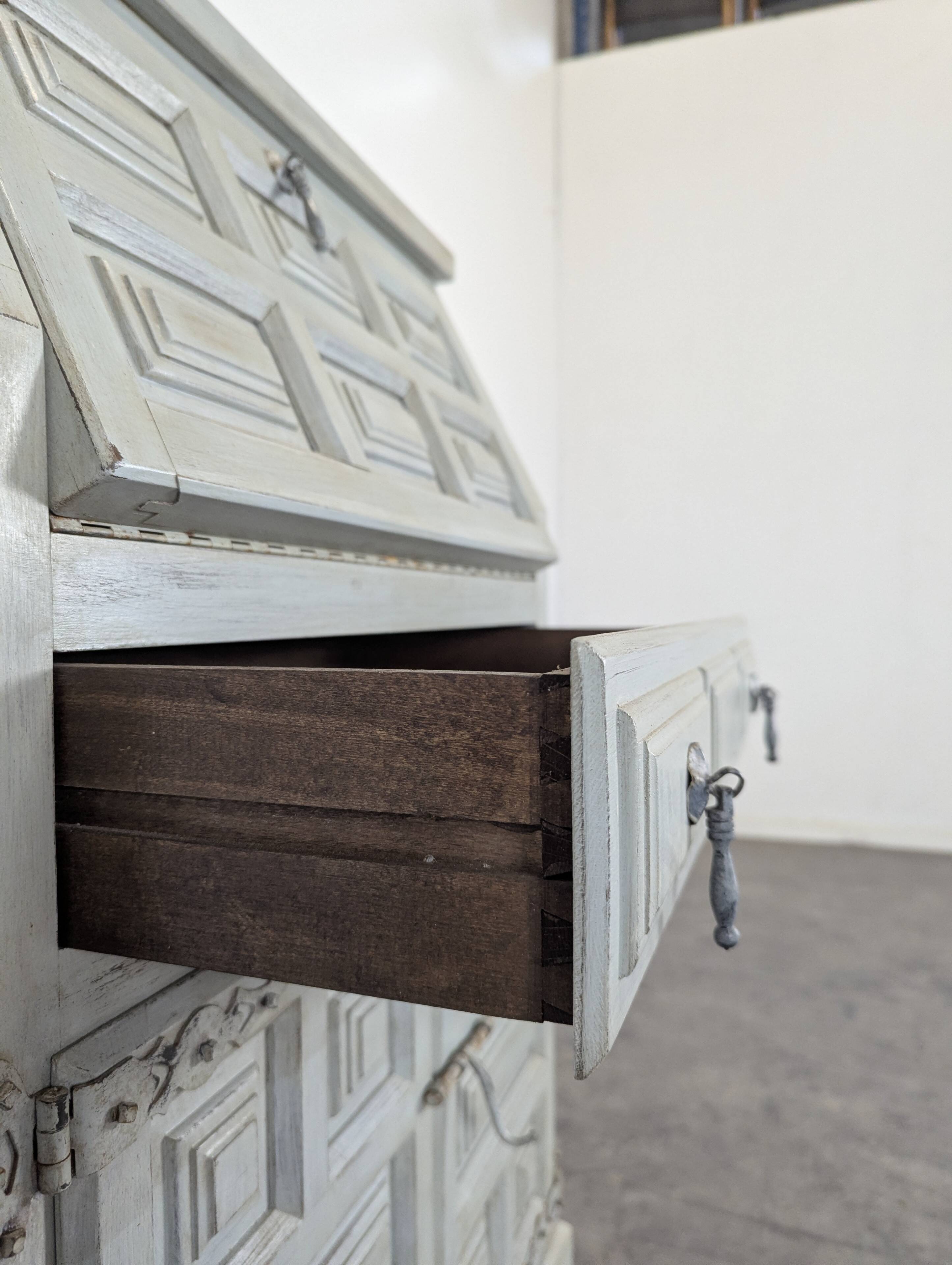 Sloped desk with chamfered edges