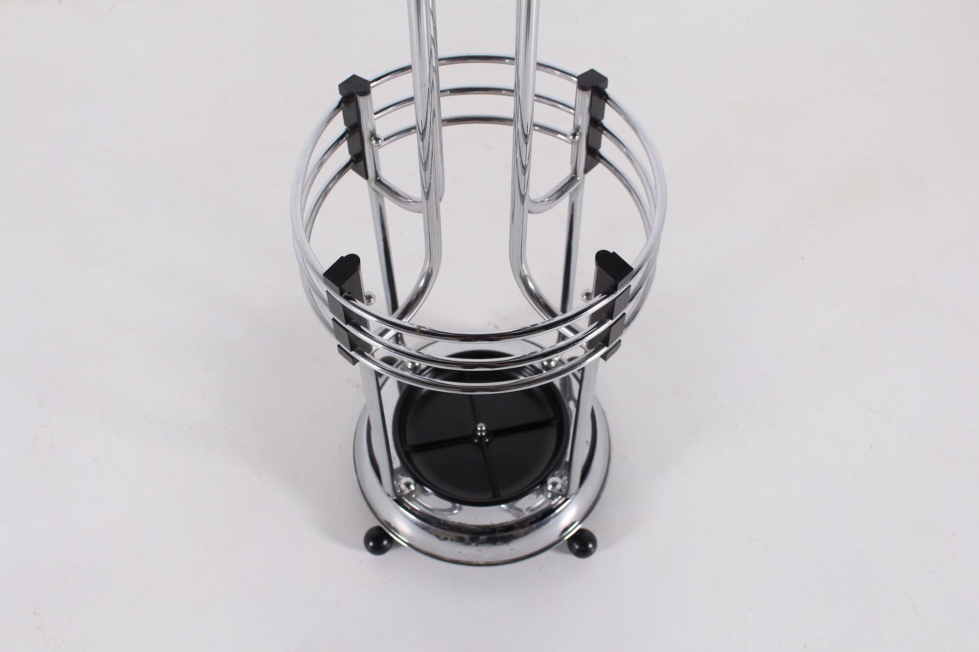 Rain door, Champagne bucket or art deco planter