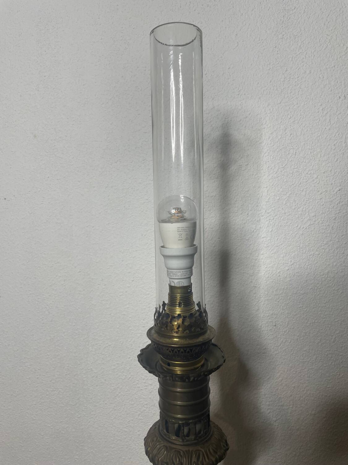 Old Napoleon 3 globe electrified oil lamp in opaline