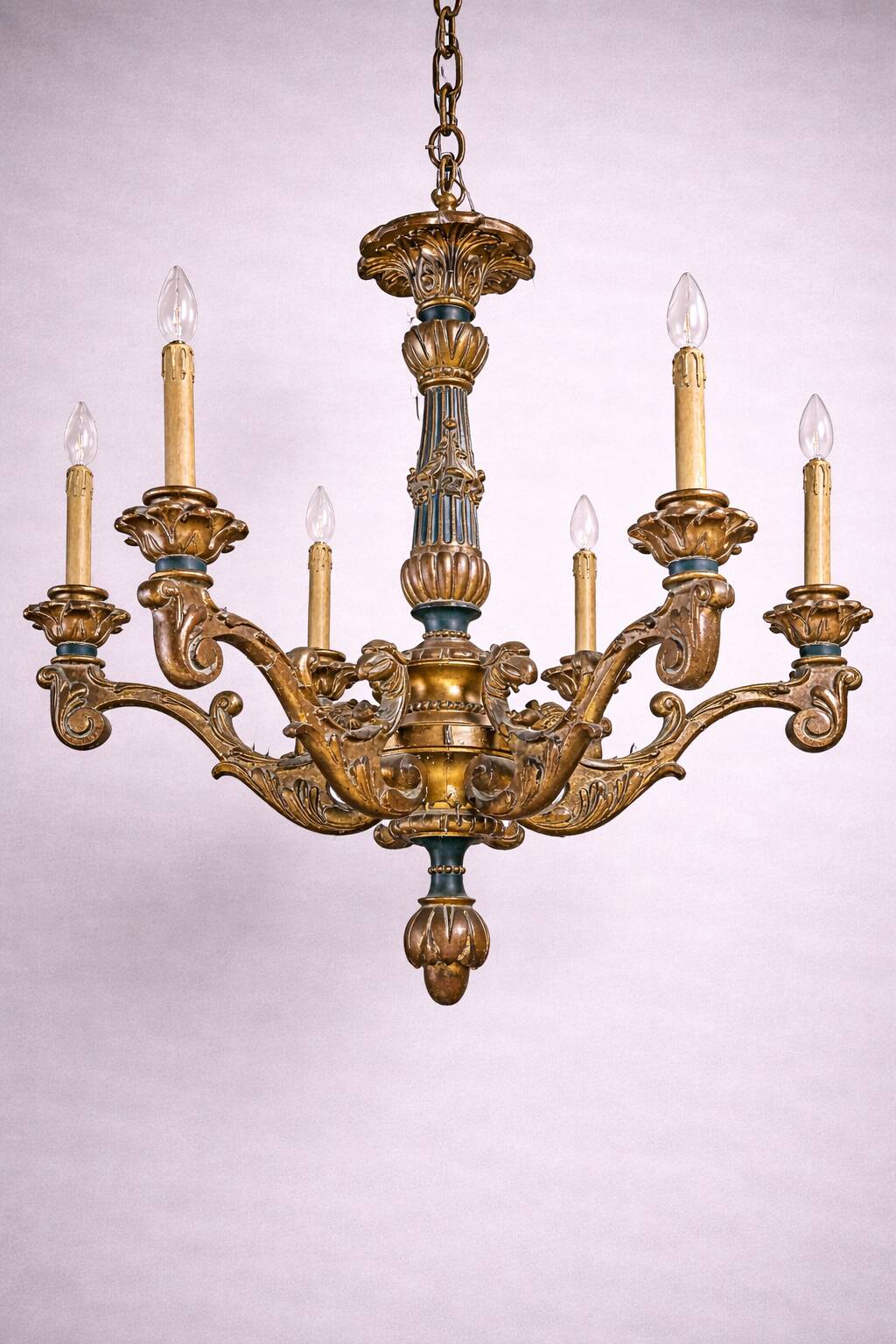 Lustre en bois Venitien de château, sculpté et doré, style baroque