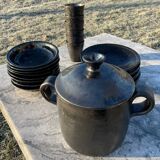 Service Vallauris, la poterie du grand chêne. Céramique émaillée noir métal