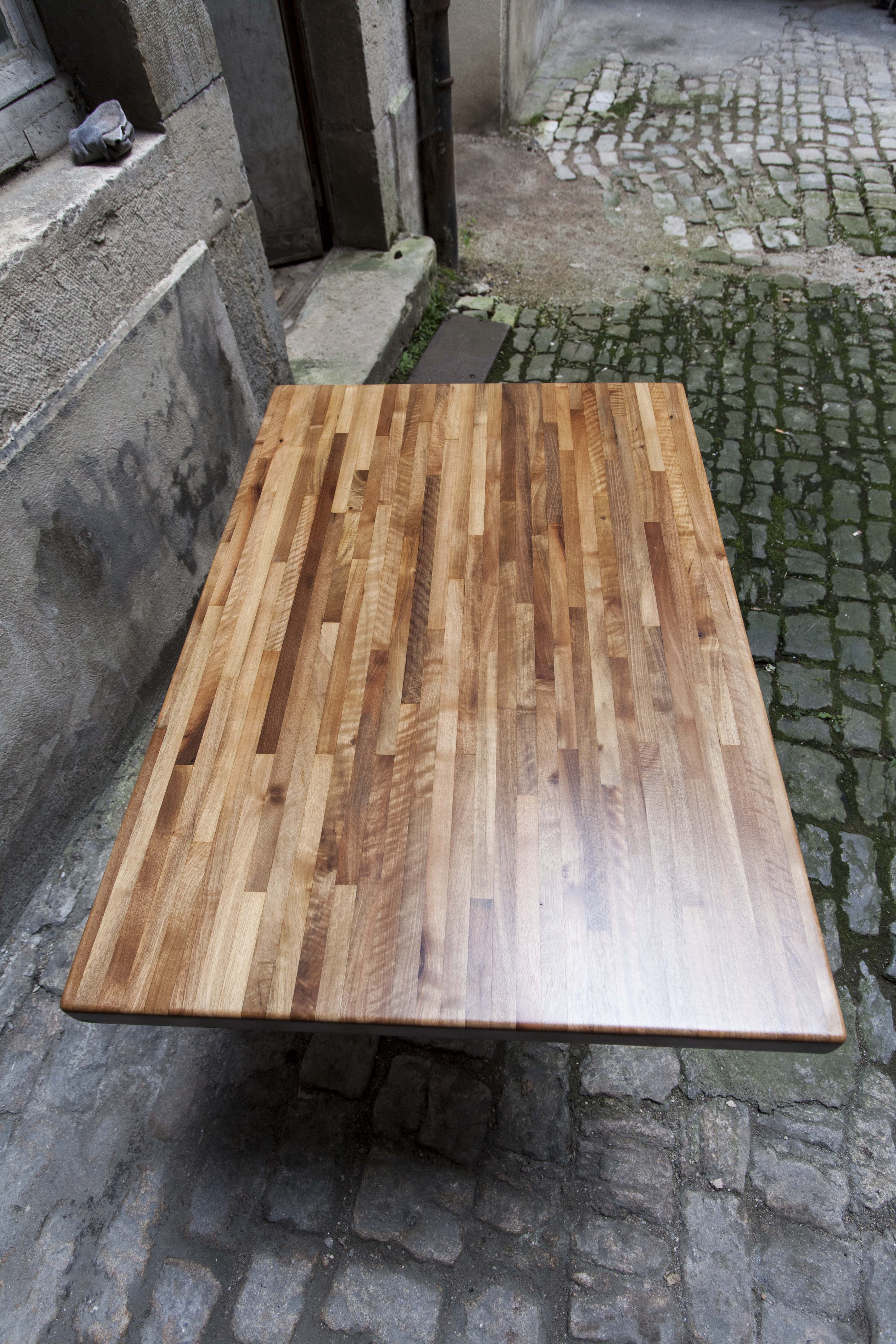 Table en noyer lamellé collé des années 60