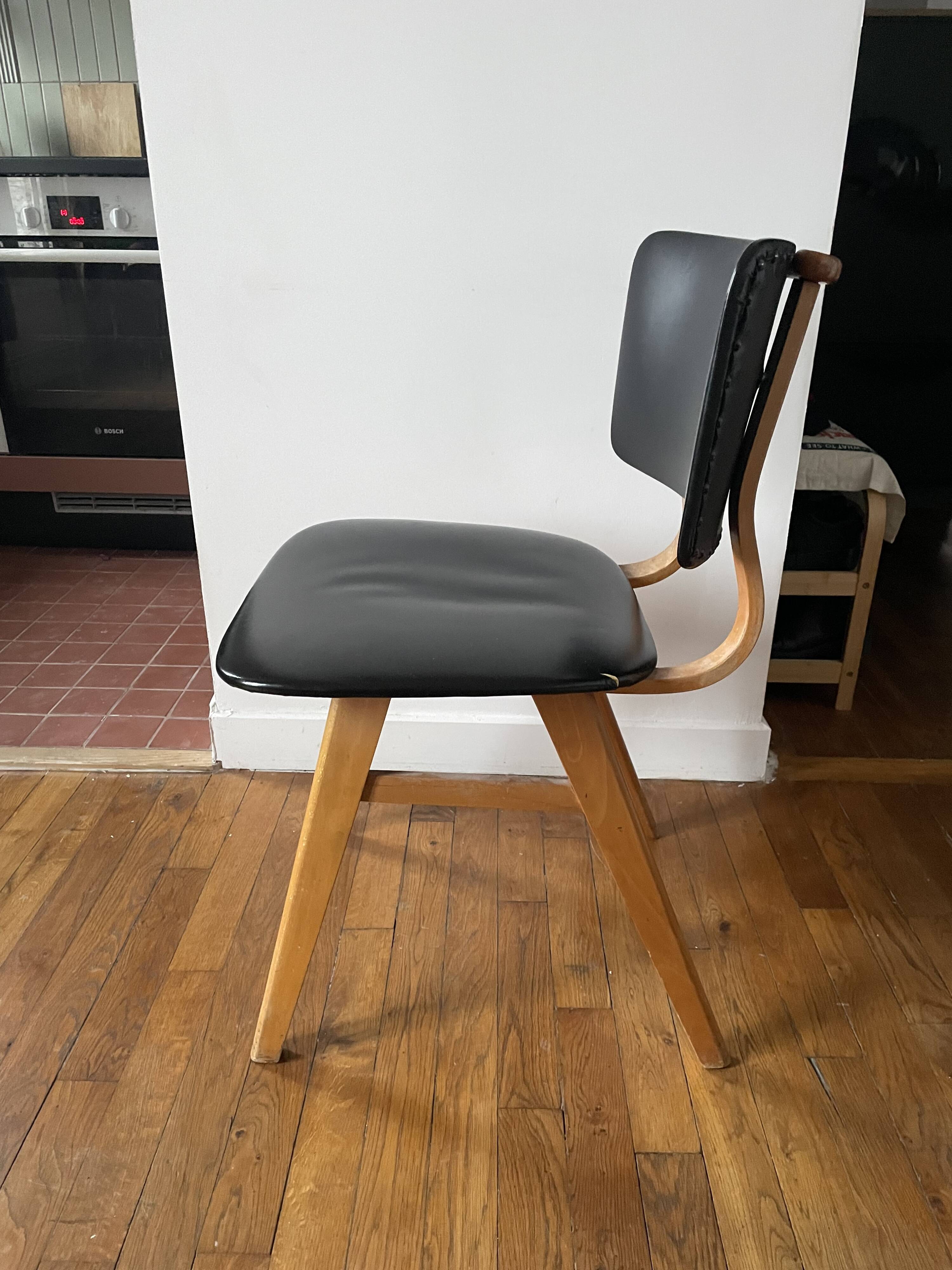 Chair with compass legs in solid wood