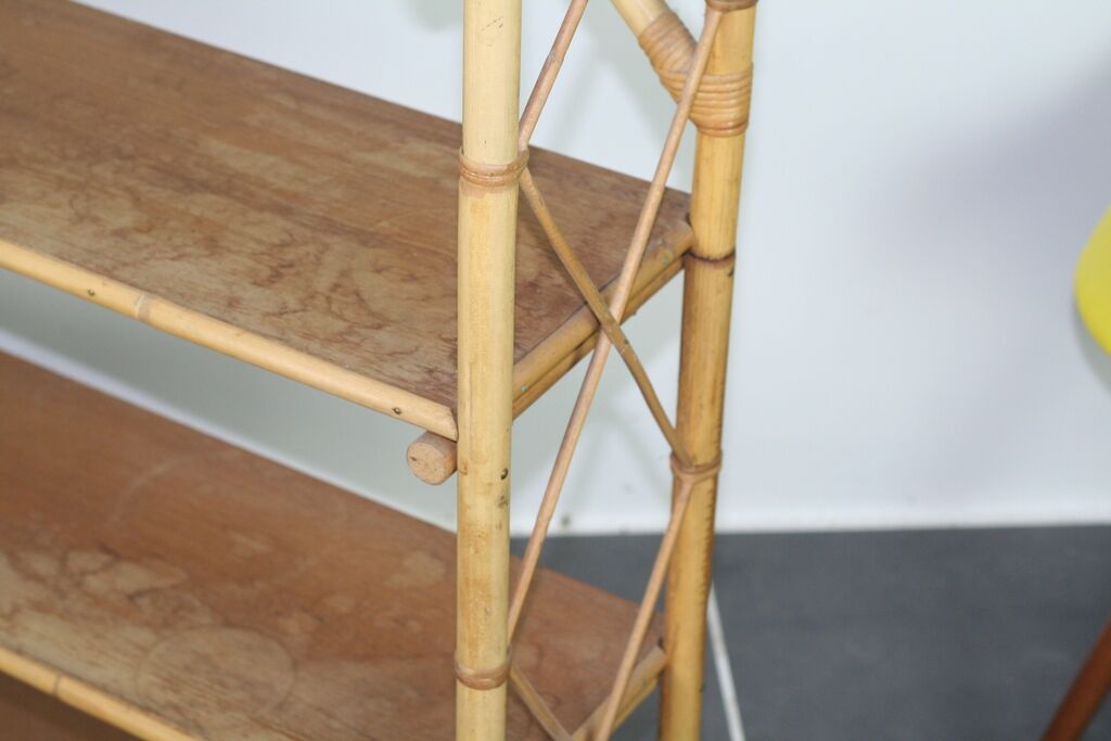 Storage cabinet bookcase shelf in vintage rattan 1970