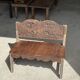 Mini banc à dossier sculpté à motif d'oiseaux stylisés H58 L61