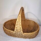 Large vintage light wicker basket – Integrated central handle