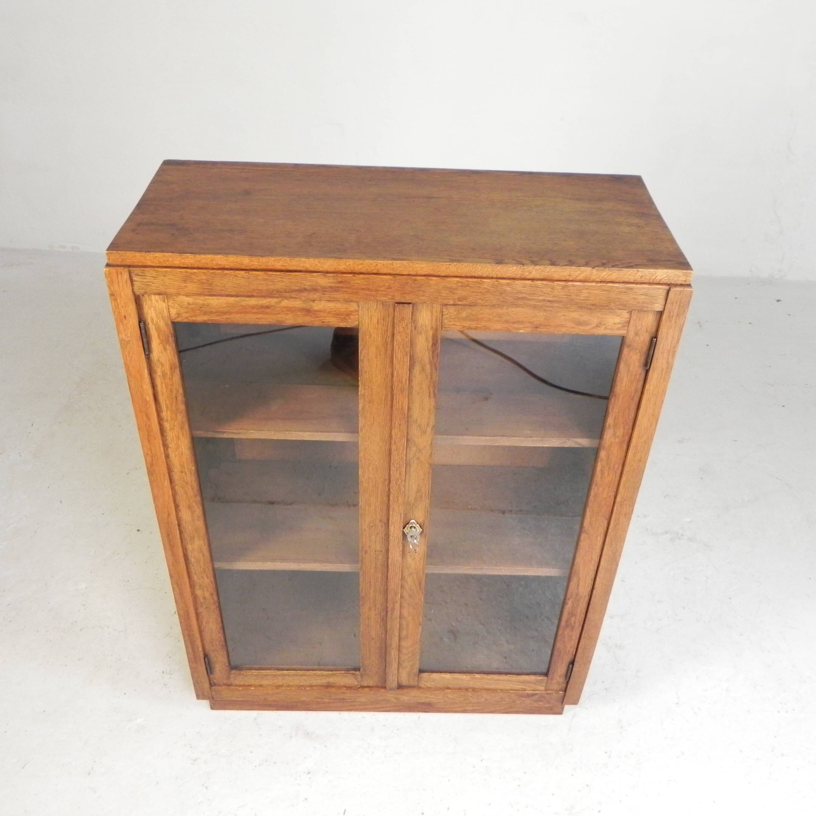 Petit meuble vitrine avec 2 portes, années 1930