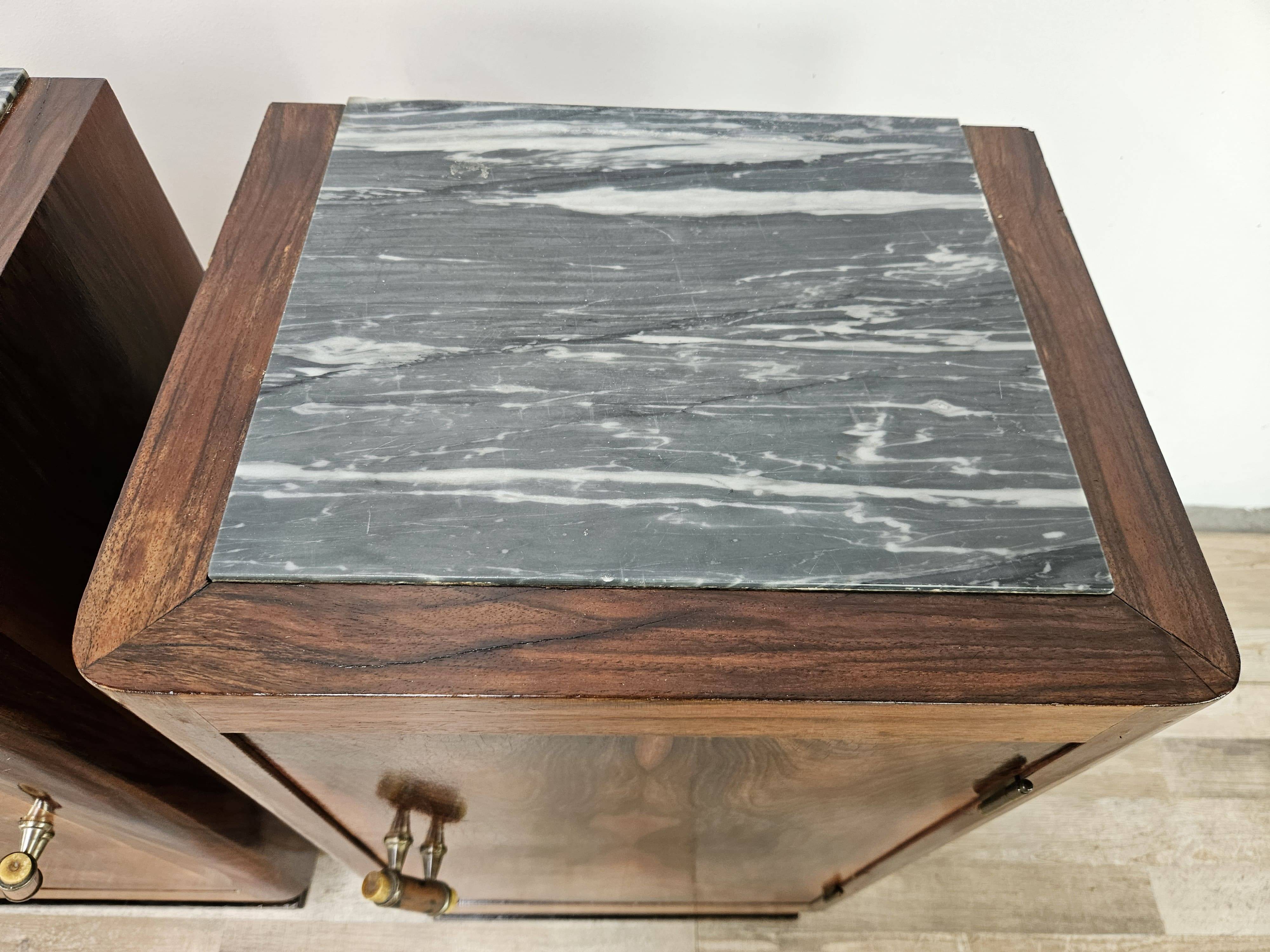 Pair of 1930s Art Deco bedside tables in walnut burl with marble top