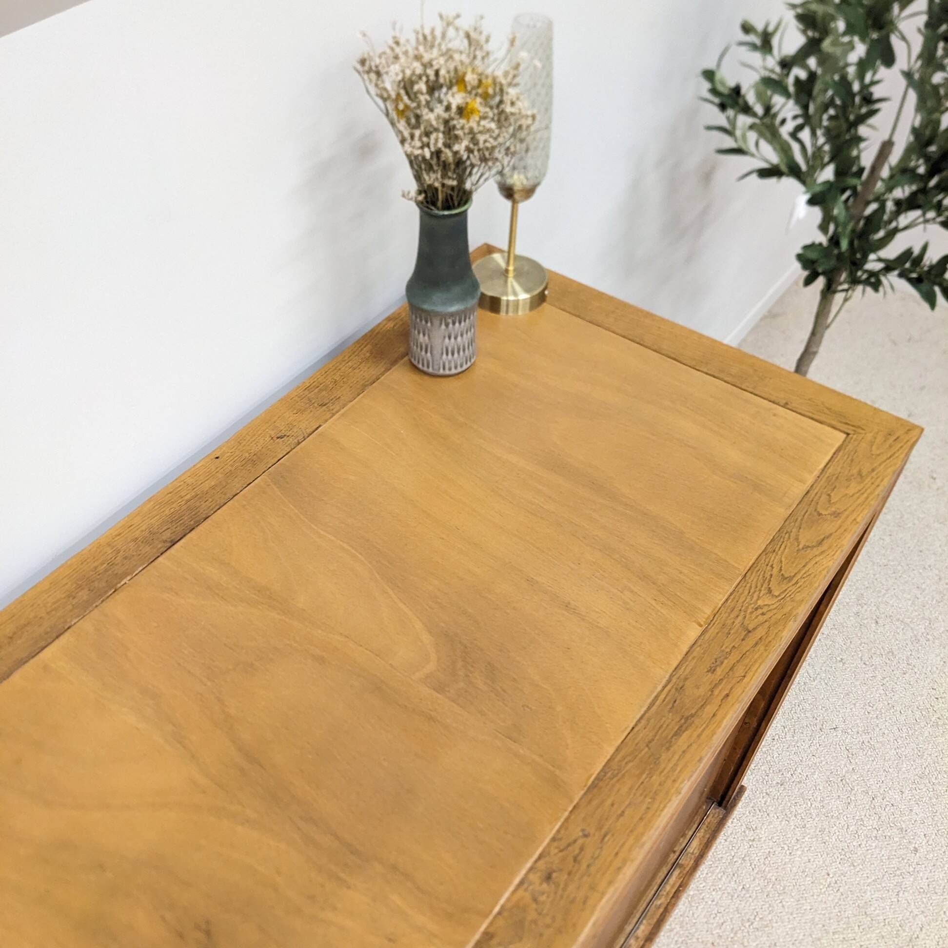 Vintage sliding door counter