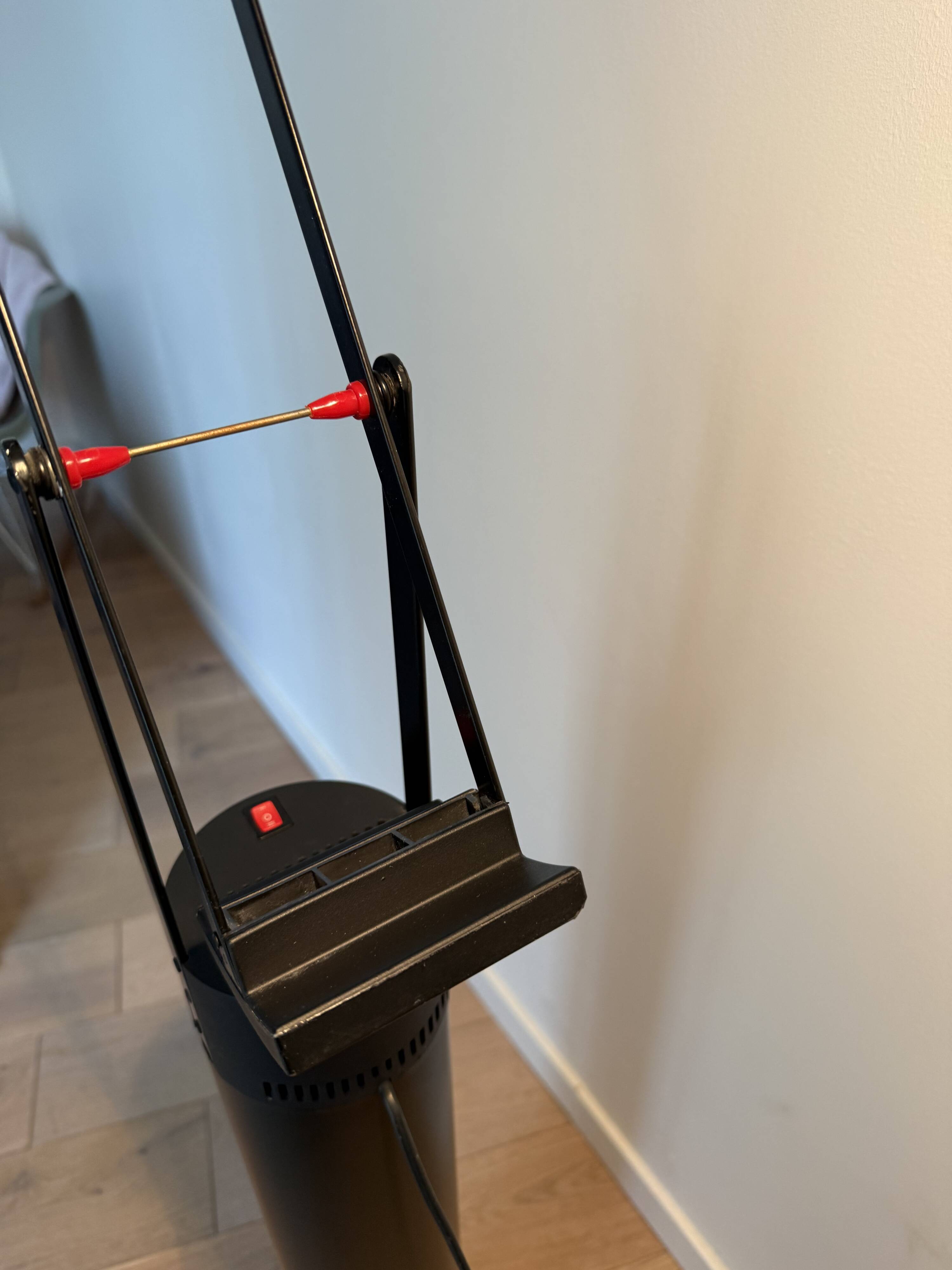 lampe TIZIO Artemide italian design Starck Richard Sapper Memphis