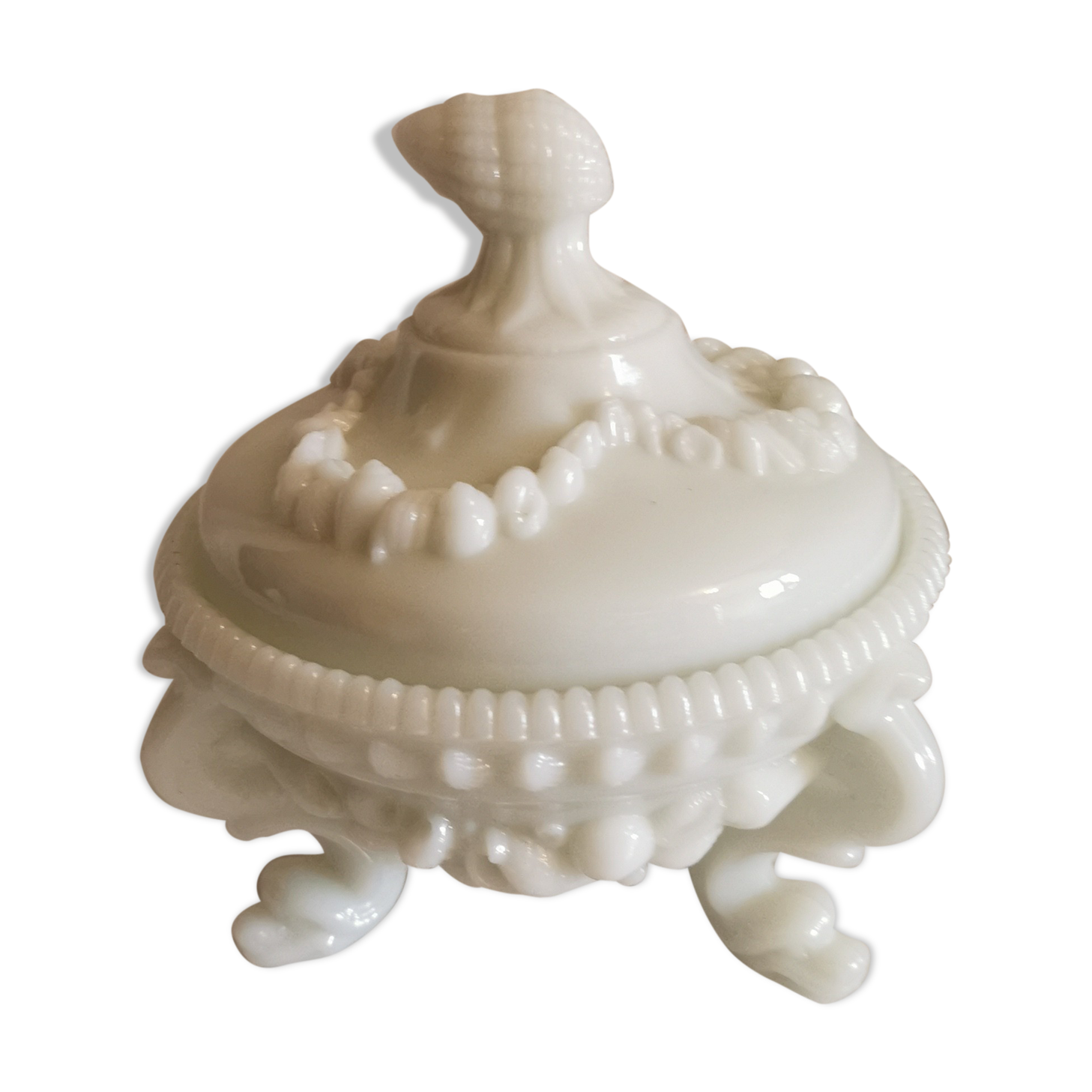 Opal glass bonbonniere