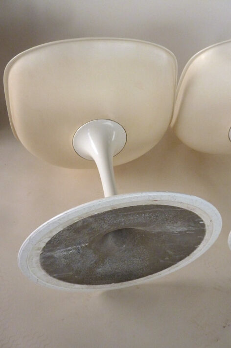 Eero Saarinen Tulip chairs