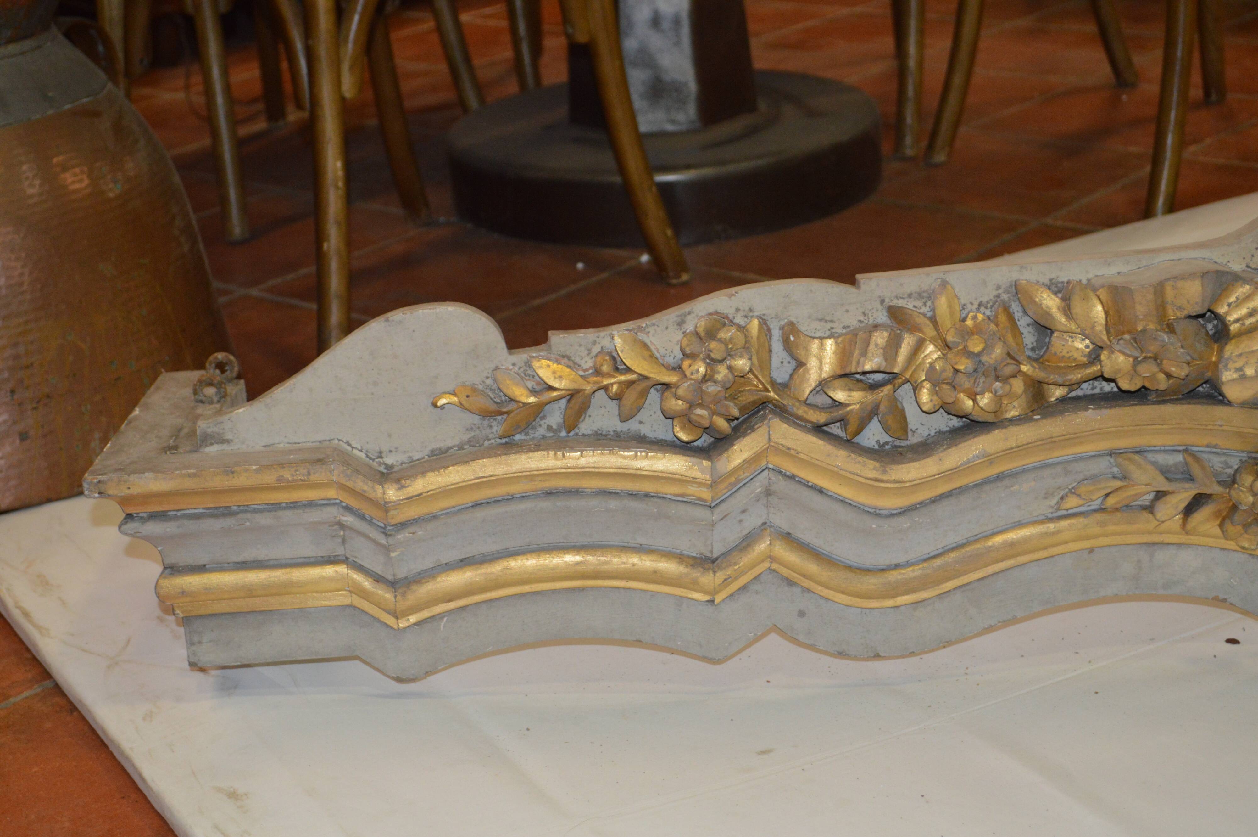 LOUIS XV style ledge in carved and patinated wood