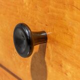 Meuble de rangement français à deux portes avec feuilles latérales extraites en bois années 1970