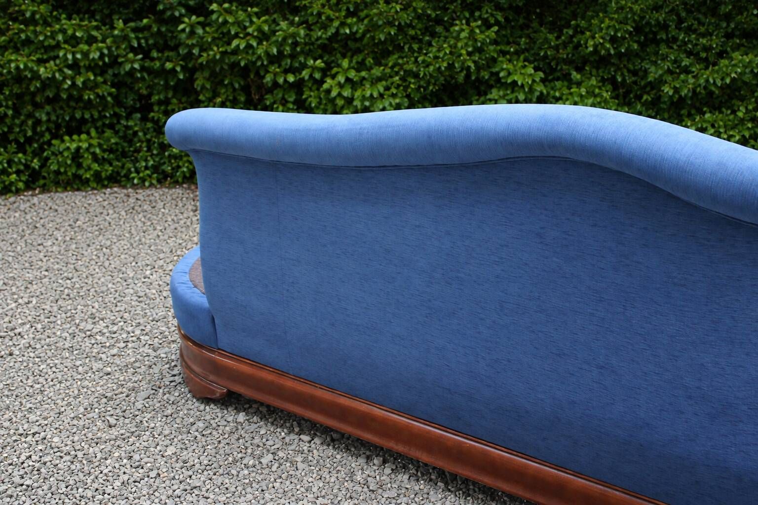 Grande méridienne vintage bleu cobalt en tissu et bois – chaise longue 190