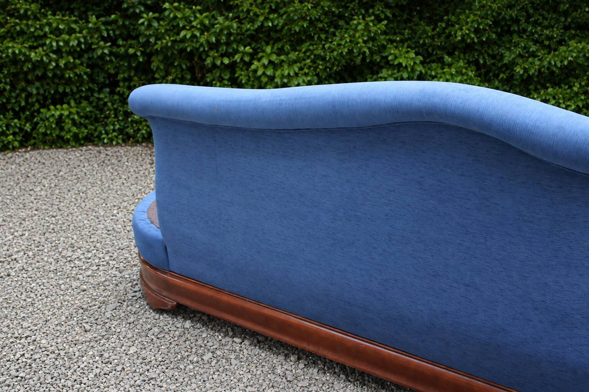Large vintage cobalt blue chaise longue in fabric and wood – long chair 190