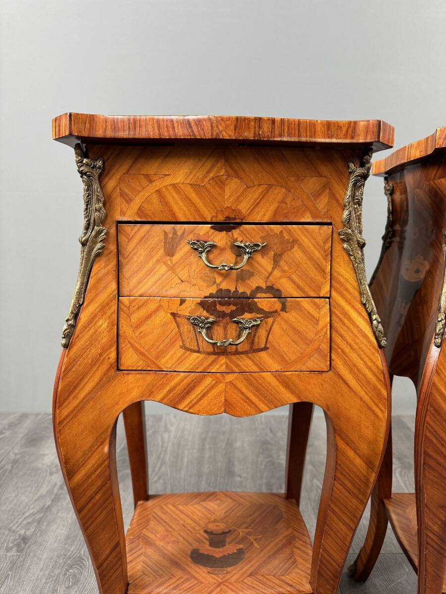 Pair of bedside tables in marquetry in the Louis XV style, 20th century.