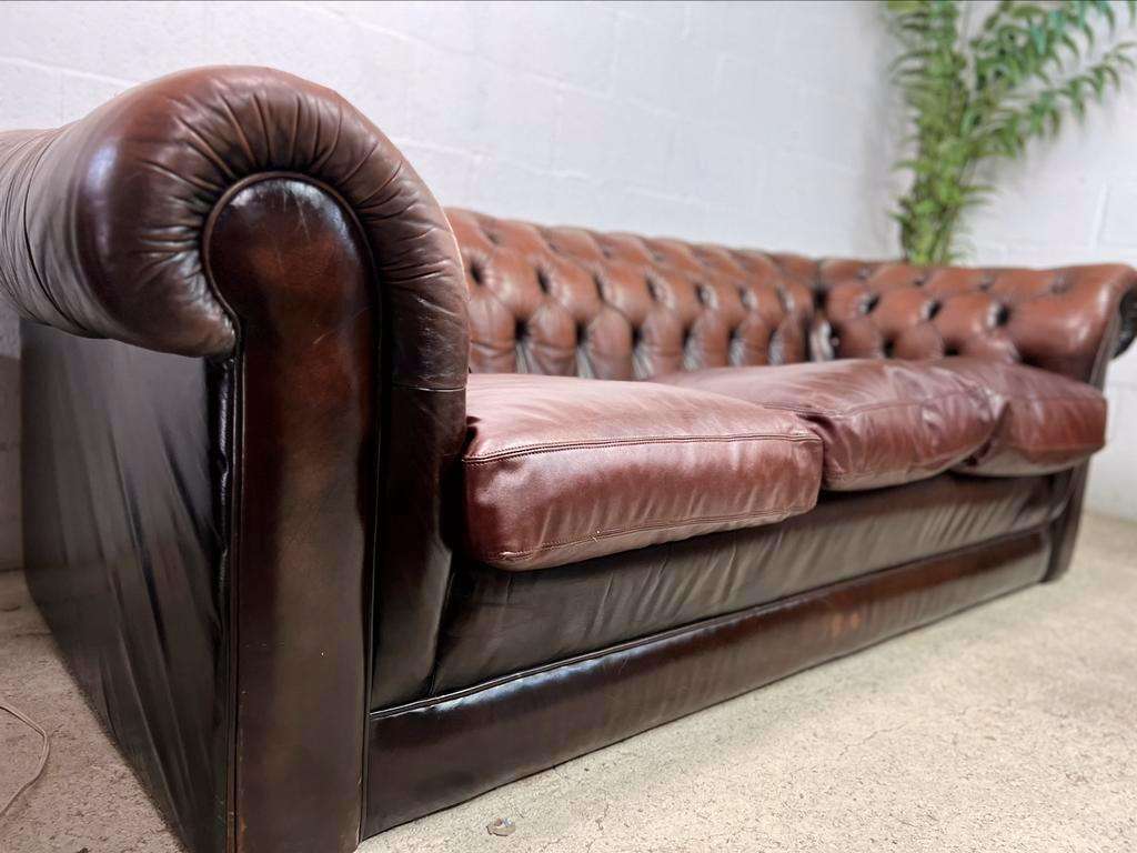Canapé chesterfield en cuir vintage