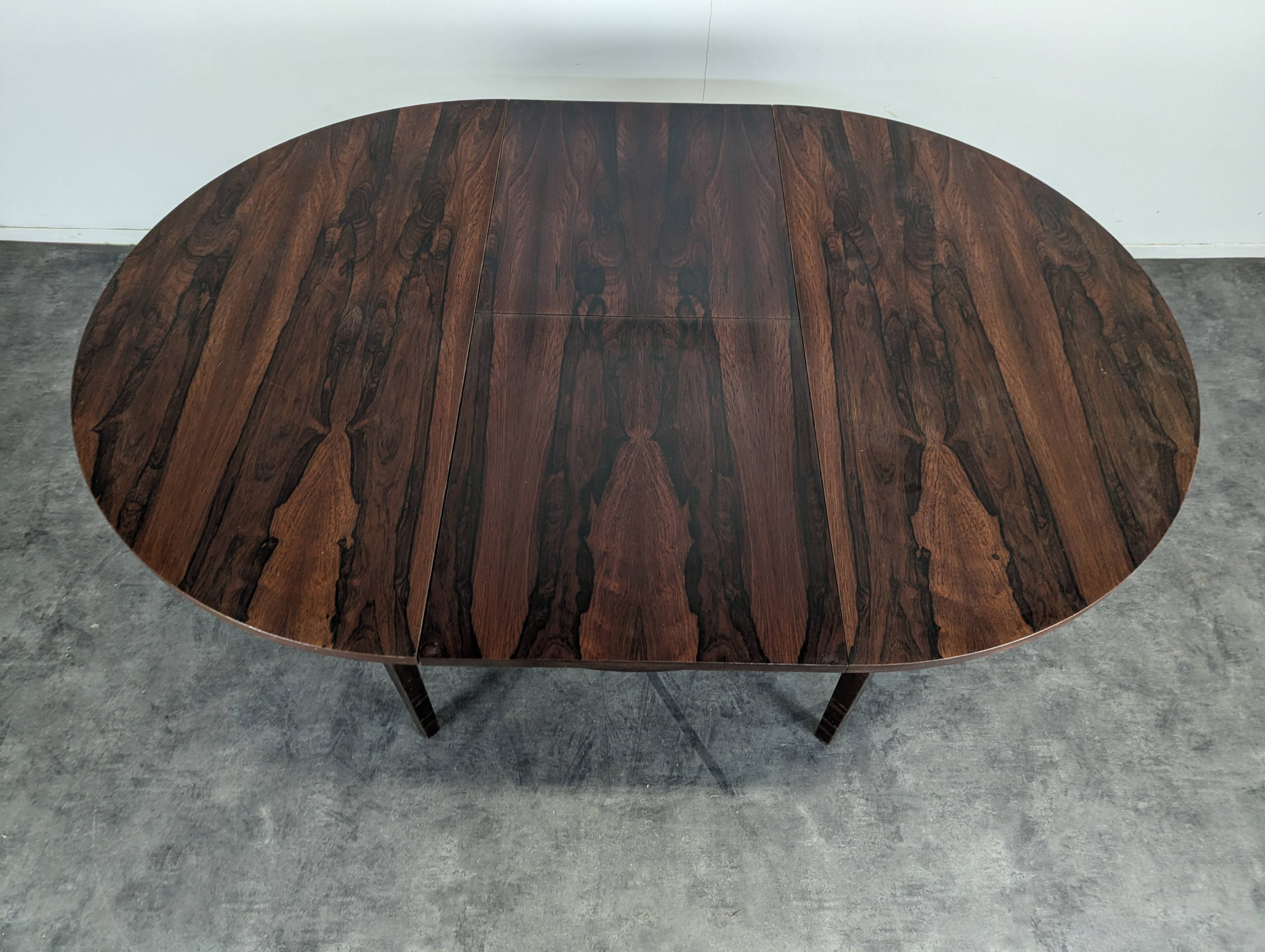 Scandinavian table in rosewood