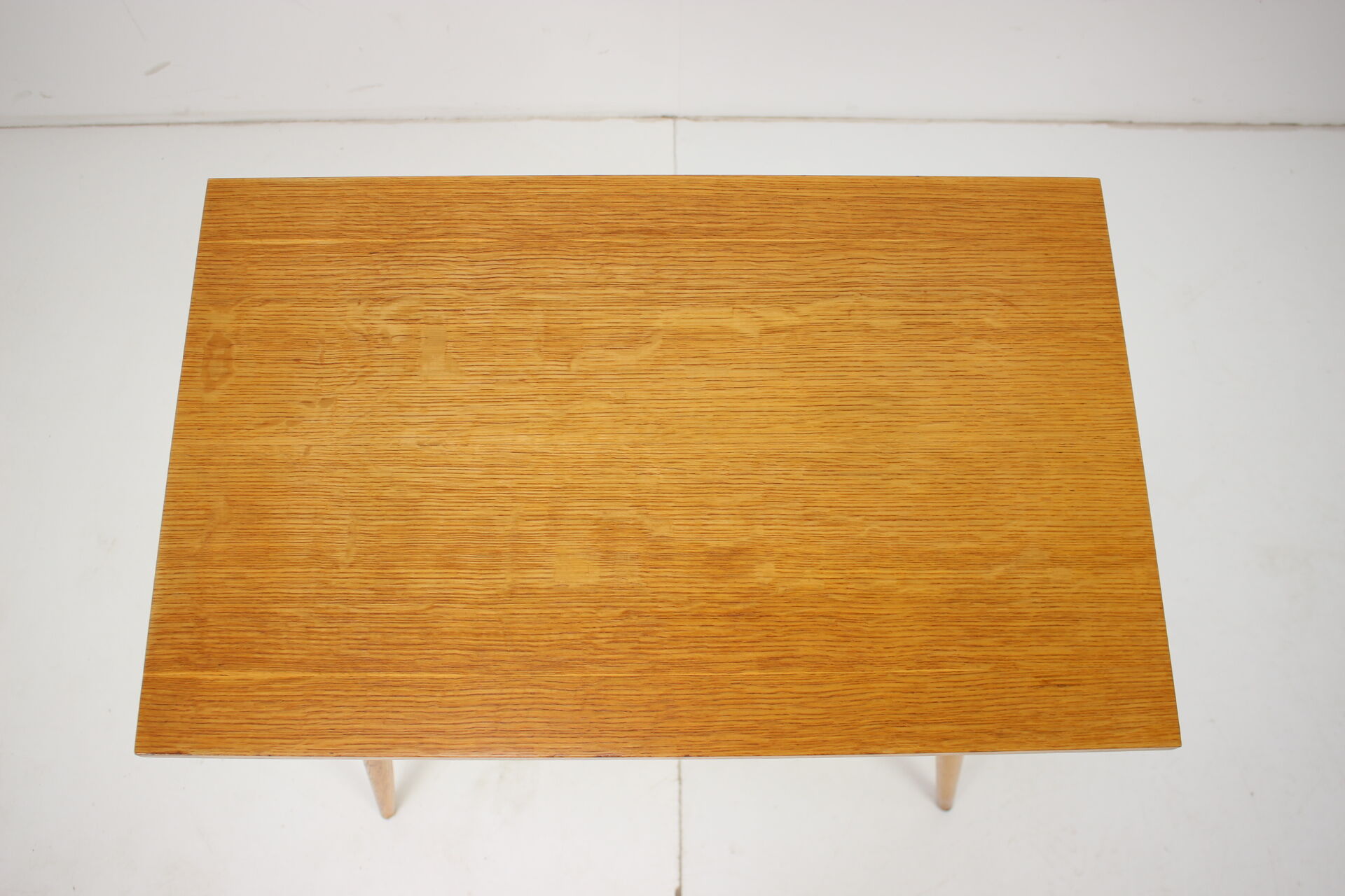 Table en chêne du milieu du siècle, années 1970.