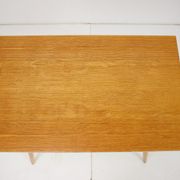 Table en chêne du milieu du siècle, années 1970.
