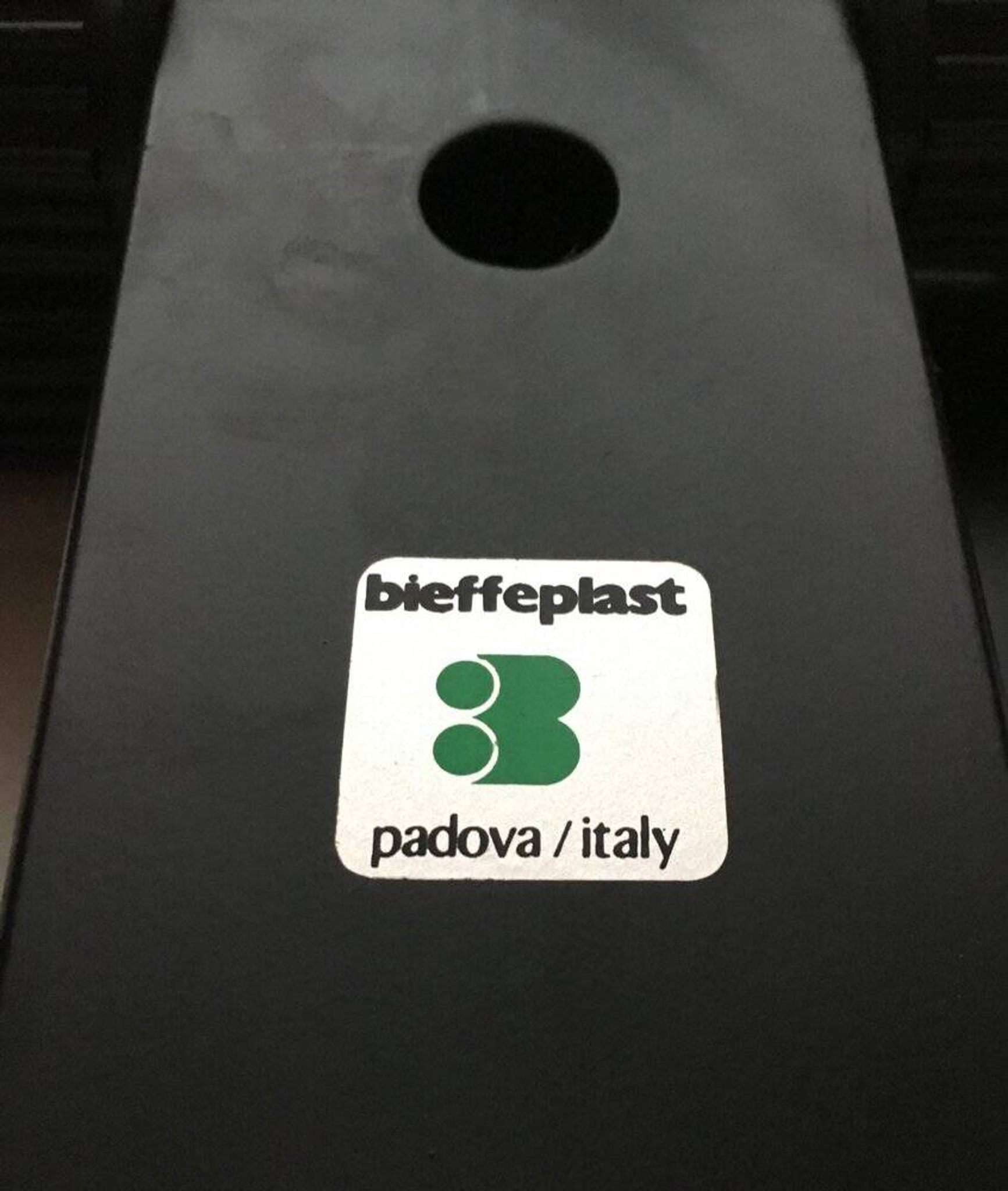 Postmodern Italian graffiti shelf by Rodney Kinsman for Bieffeplast, 1980s.