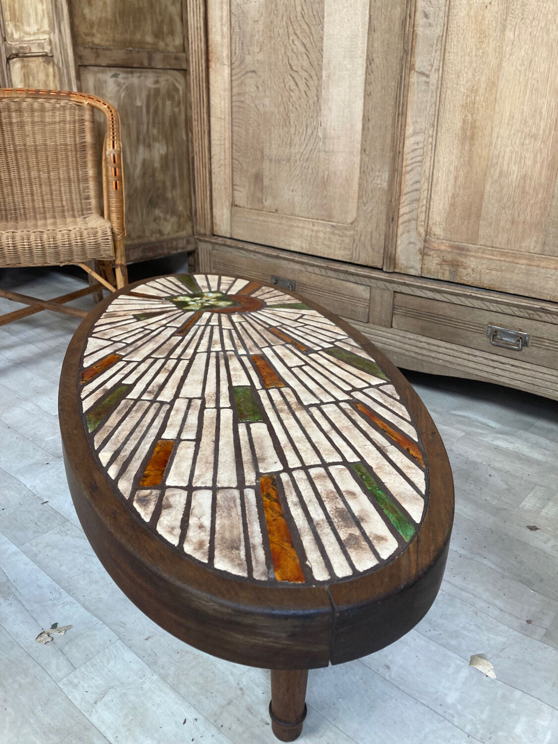 Oval ceramic coffee table