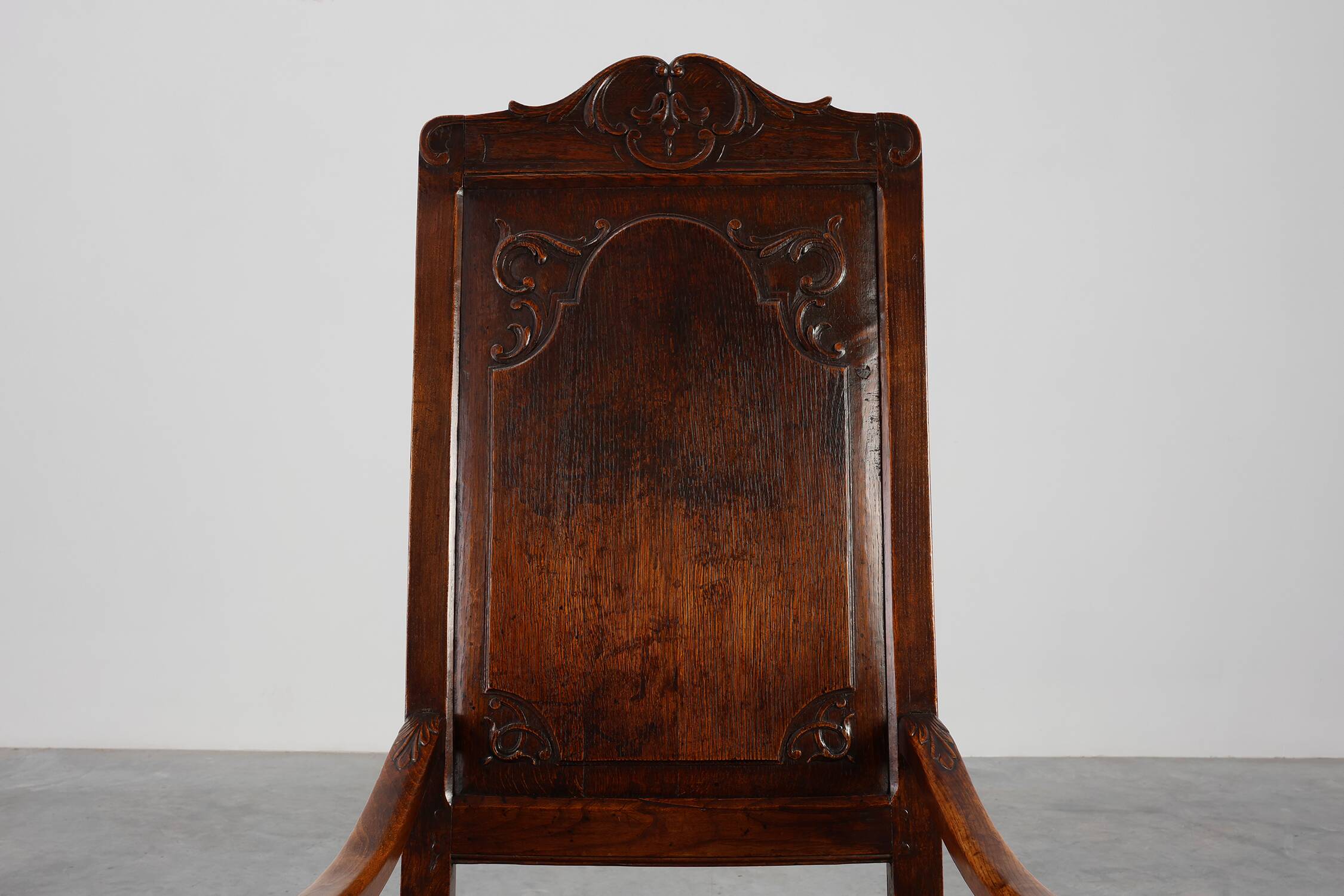 18th Century Liège Armchair in hand carved Oak, Belgium