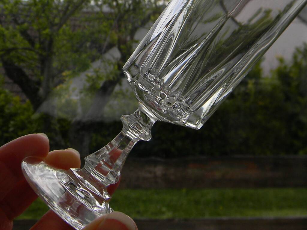 6 crystal champagne flutes from ARQUES. LOUVRE model.