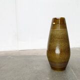 Footed vase in West German pottery, mid-century WGP by Bay Keramik, 1960s.