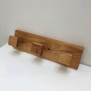 Porte-manteau moderniste en pin