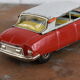 Voiture en tôle Citroën DS jouet ancien 1960