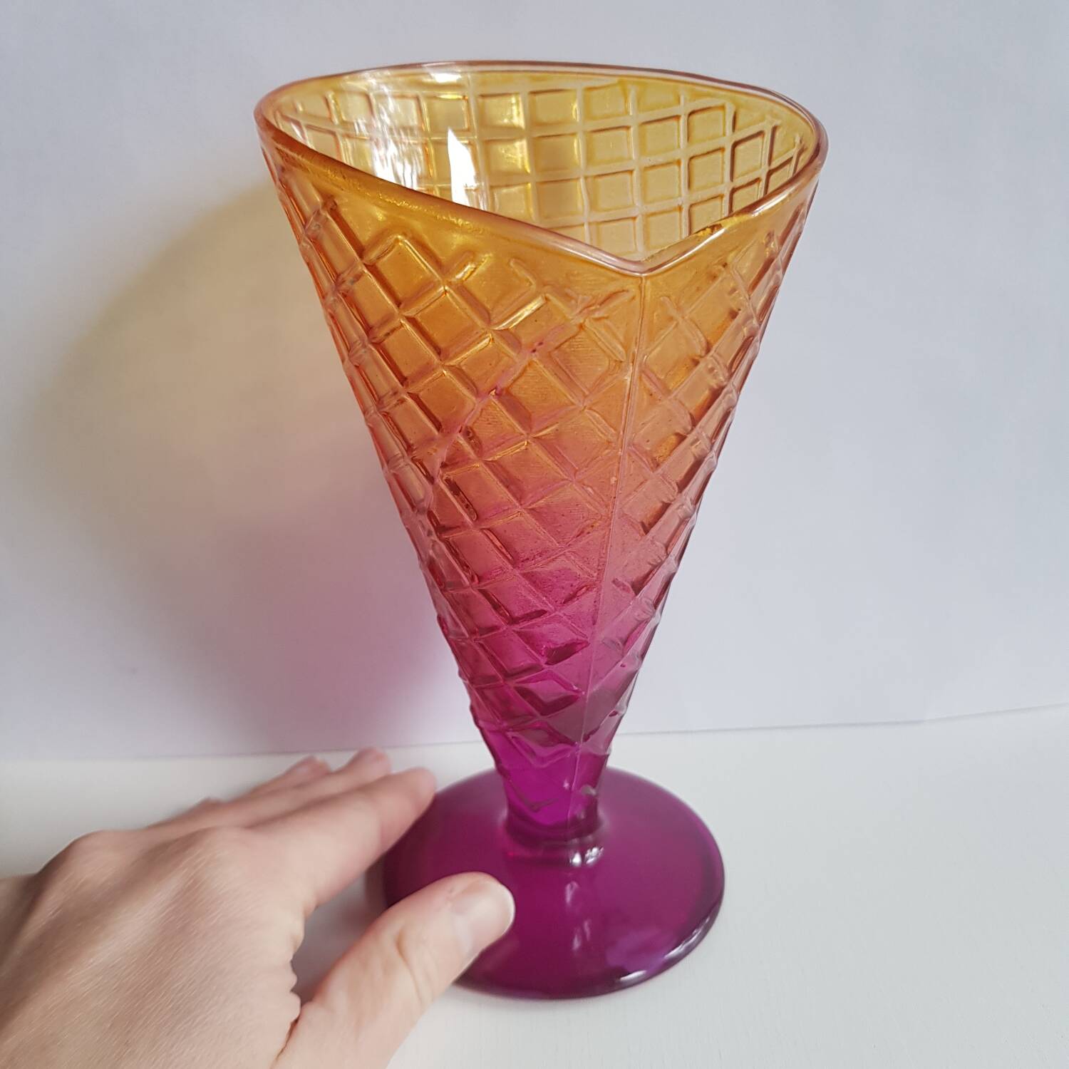 Coupe à dessert glacée violette et dorée Bormioli Rocco, fabriquée en Italie