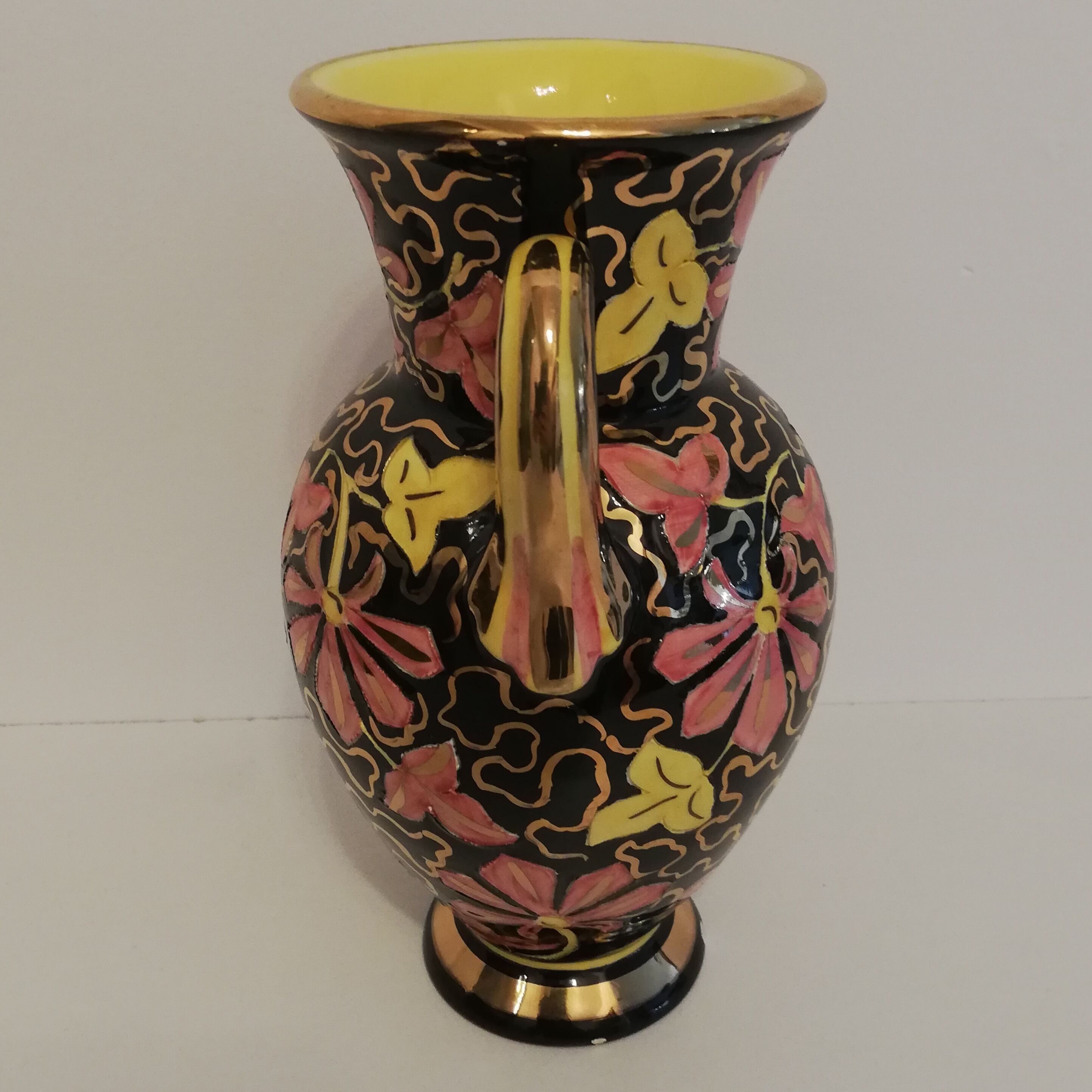Monaco vase with floral decoration