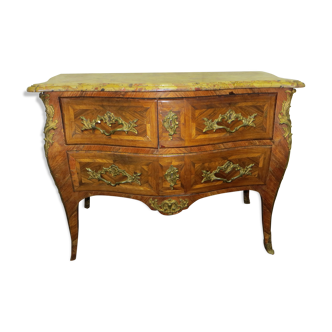 18th-century chest of drawers