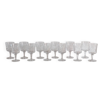 12 verres à pied en cristal ciselé – années 1930-1950