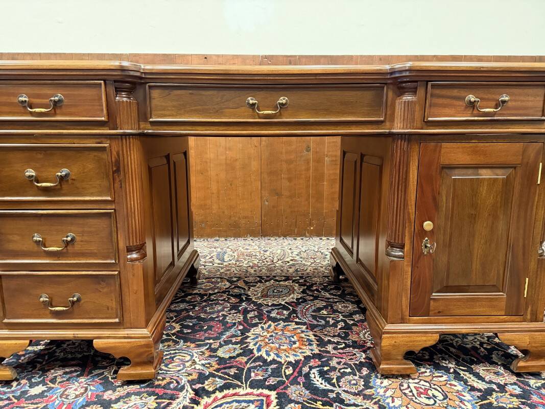 New! - Classic English Desk Partnerdesk Red Leather