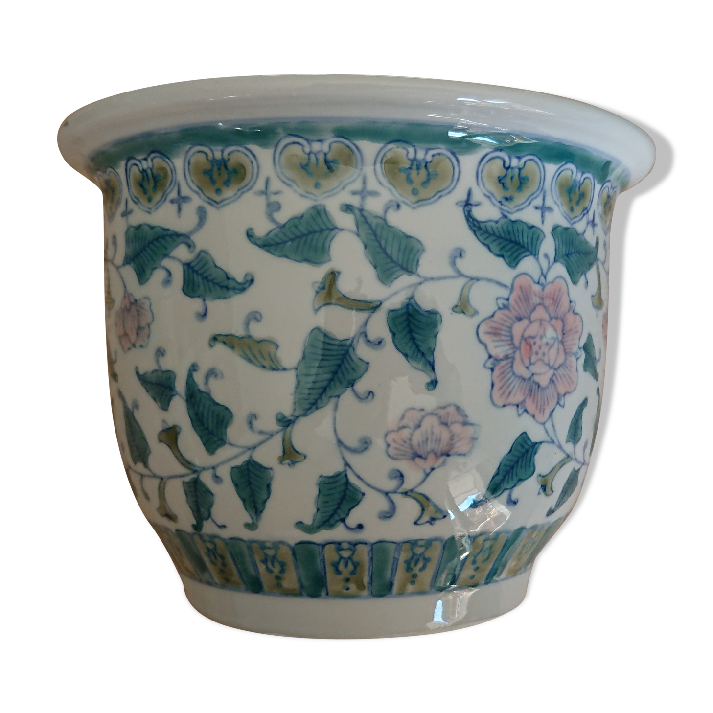 Hand-painted pot-decorated cache