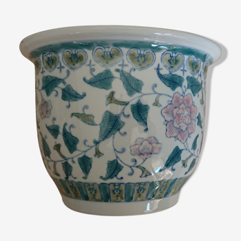 Hand-painted pot-decorated cache