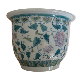 Hand-painted pot-decorated cache